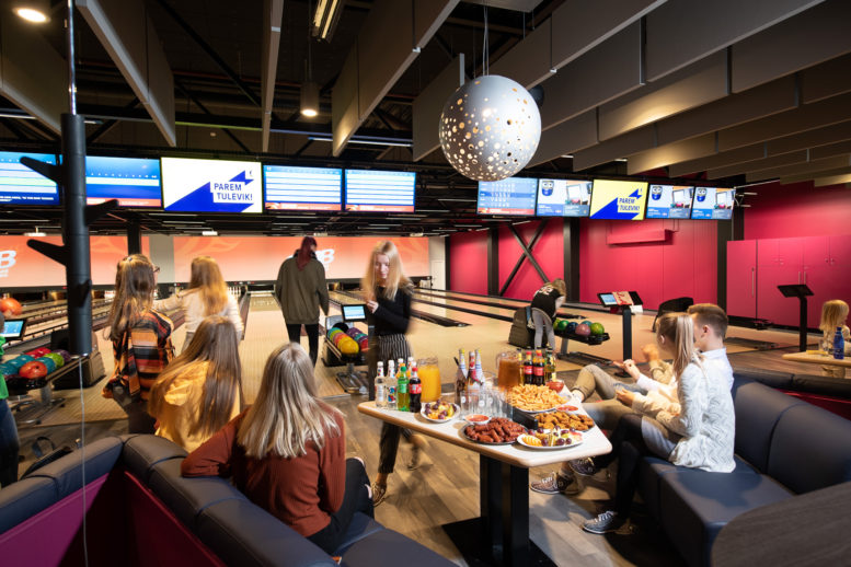Sünnipäevapidu bowlingus.
